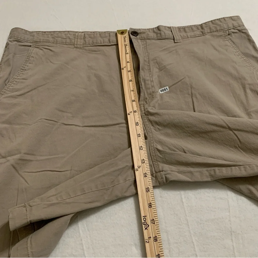 Magellan Outdoors‎ Shorts Men's Flat Front Cotton Blend Khaki Size 44W Inseam 9